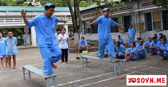 Chiêm bao thấy người điên chạy nhảy là có điều không hài lòng