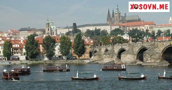 Mơ thấy thuyền bè tấp nập là làm ăn phát đạt